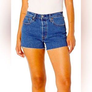 ☀️END OF SUMMER SALE☀️ NWT‼️ Levi’s 501 shorts